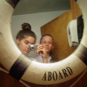 Meet your Posher, Niki